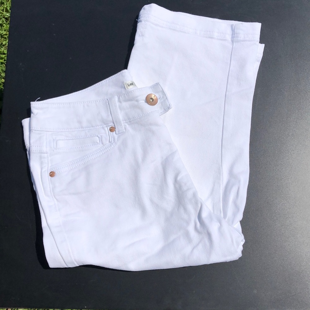 Lee white jean capris